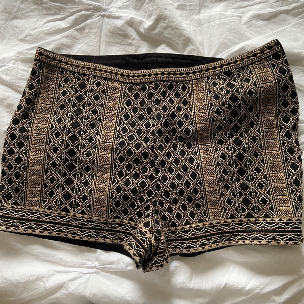 Forever 21 Embroidered Shorts L